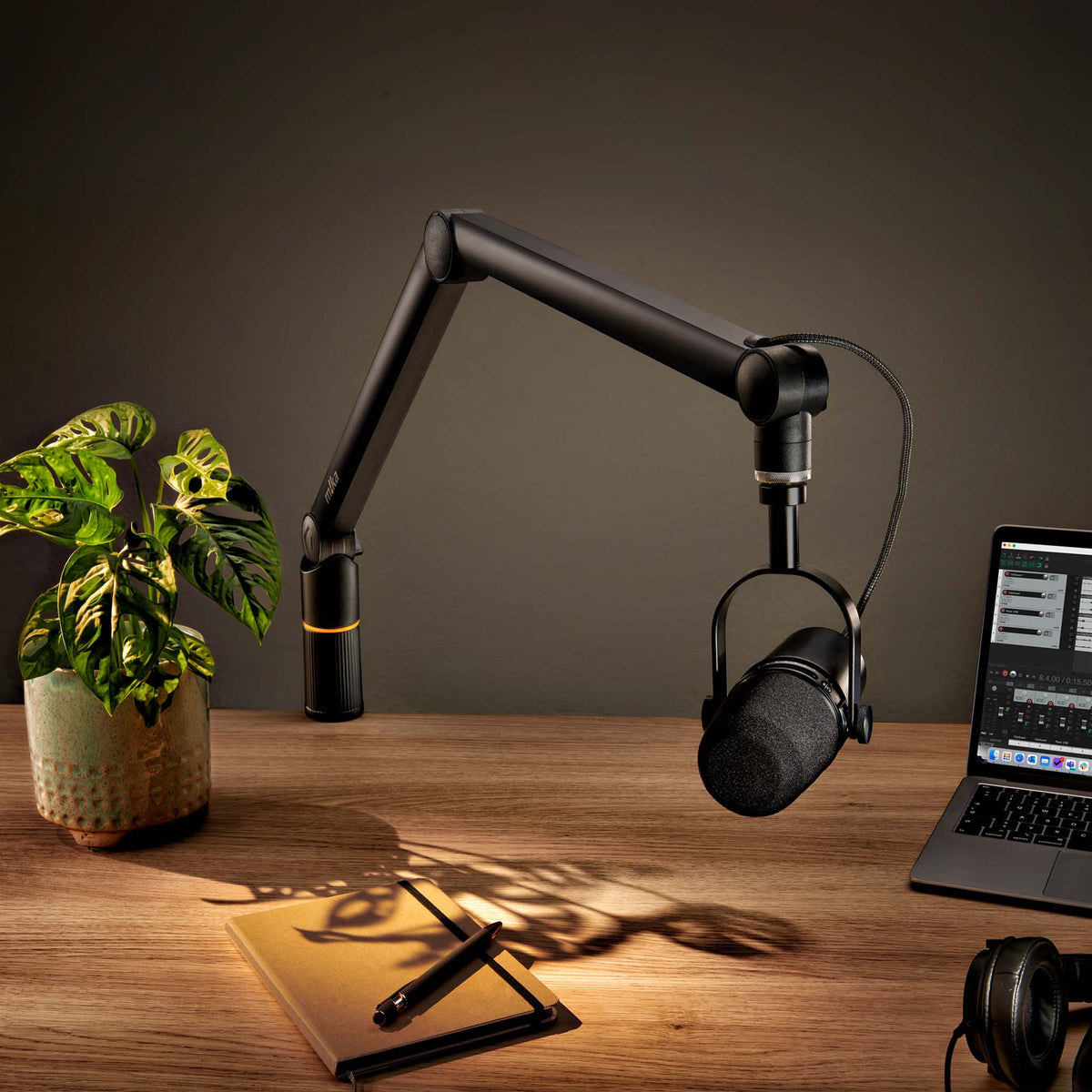 Get a m!ka Mic Arms M to customize your microphone setup