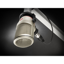 Cargar imagen en el visor de la galería, Neumann BCM 104 Broadcast / Podcast Microphone
